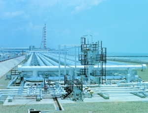 발주처: MALAYSIA LNG SDN BHD / 공사기간:  1979/09/28 ~ 1984/09/20 / 계약금액: 326,456천미불<br/>연산 600만t 규모의 생산 능력을 갖춘 천연가스액화공장(M-LNG) 건설 공사