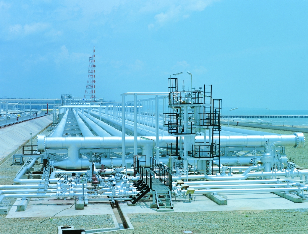 발주처: MALAYSIA LNG SDN BHD / 공사기업:  디엘이앤씨(주) / 공사기간:  1979/09/28 ~ 1984/09/20 / 계약금액: 326,456천미불<br/>연산 600만t 규모의 생산 능력을 갖춘 천연가스액화공장(M-LNG) 건설 공사