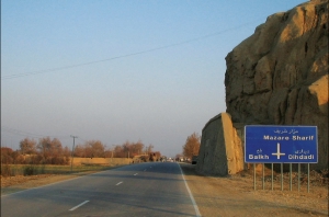 발주처: 아프간 지원 협력청 / 공사기간:  2004/05/09 ~ 2006/10/08 / 계약금액: 38,758천미불<br/>Balkh - Andkhoy 구간 신설 교량 1개소를 포함한 긴급도로 개보수 공사