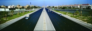발주처: 공공사업성 / 공사기간:  1984/08/09 ~ 1987/06/18 / 계약금액: 64,152천미불<br/>쿠웨이트 북부와 남부 슈아이바지역을 연결해주는 고속도로 건설 공사